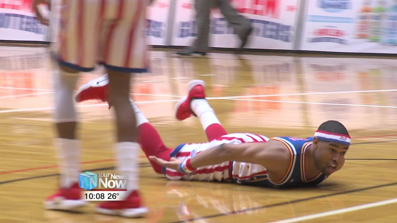 The Harlem Globetrotters entertain fans in Ada 1.jpg